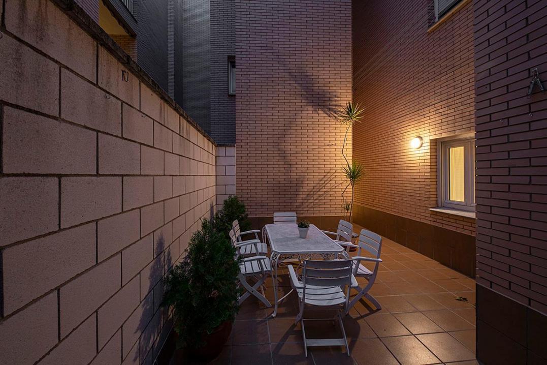 Tibula Sur Parking Apartment